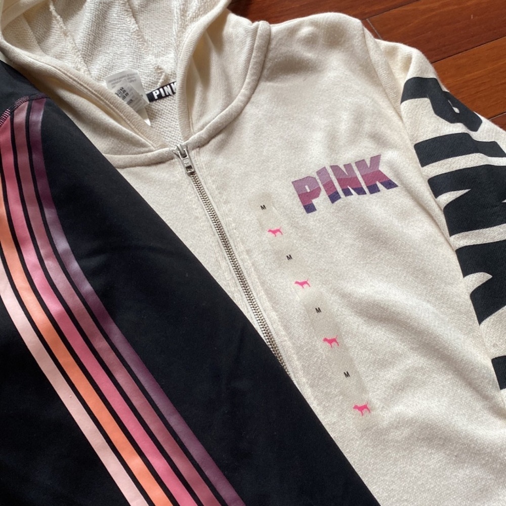 NWT VS PINK MEDIUM/LARGE RARE SET - Picture 2 of 7